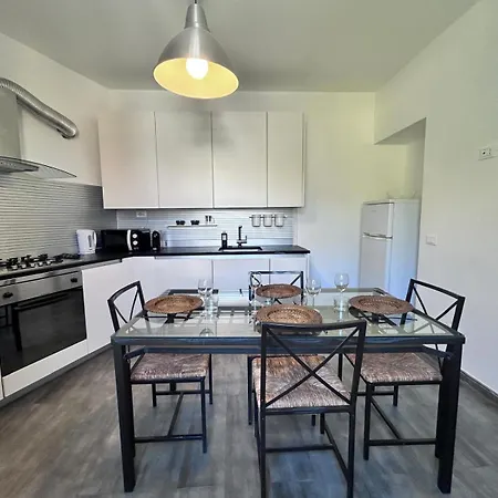 Gigis Con Terrazza E Giardino Privato Apartamento *