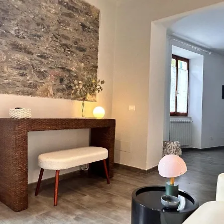 Gigis Con Terrazza E Giardino Privato Apartamento