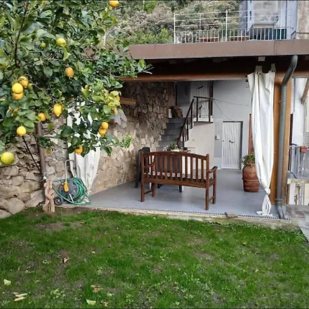 Apartment Gigis Con Terrazza E Giardino Privato *