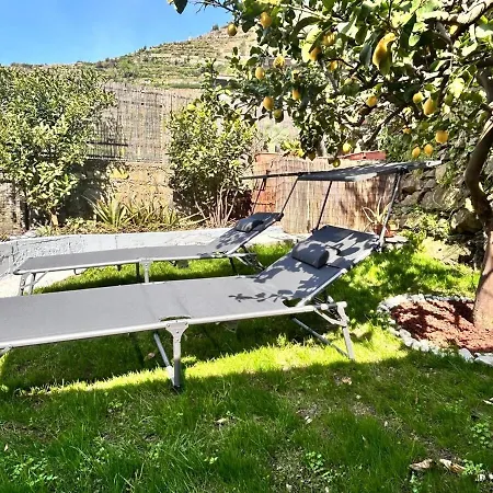 Gigis Con Terrazza E Giardino Privato Apartment Manarola