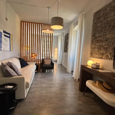 Gigis Con Terrazza E Giardino Privato Apartment *